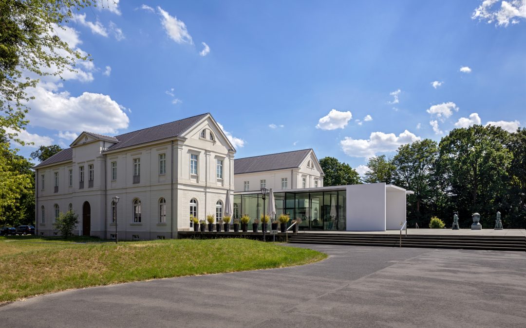 Eintrittskooperation des Max Ernst Museums Brühl des LVR mit der UNESCO-Welterbestätte Schlösser Augustusburg und Falkenlust – Neue Angebote