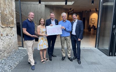 Jubiläumstrifolium übergibt gesammelte Spenden aus der Session