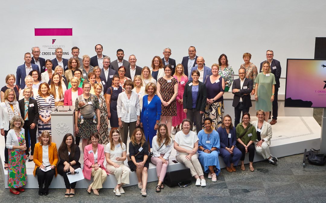 CROSS MENTORING-Projekt mit Oberbürgermeisterin Henriette Reker und Schirmfrau Serap Güler beendet