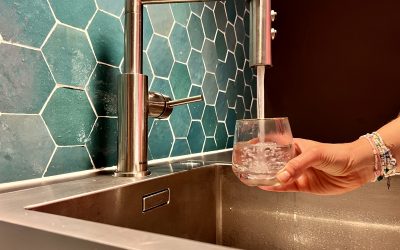 Hydratisiert durch den Tag – Fünf effektive Tipps, um mehr Wasser zu trinken