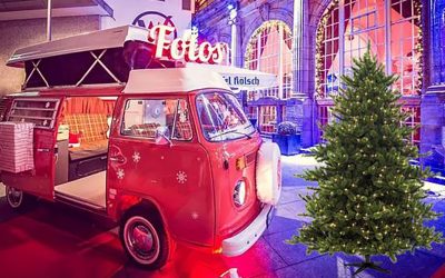 „Weihnachtsbulli“ auf Tour – Jetzt am Wochenende auf dem Adventsmarkt in Köln-Weiß