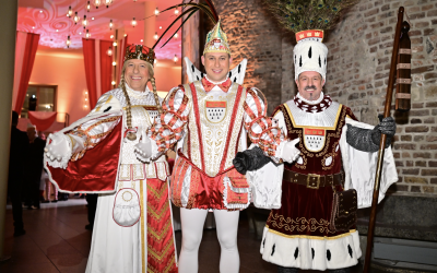 Kölsches Familien-Dreigestirn feierlich proklamiert