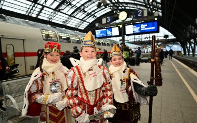 Kinderdreigestirn vertritt den Kölner Karneval in Berlin