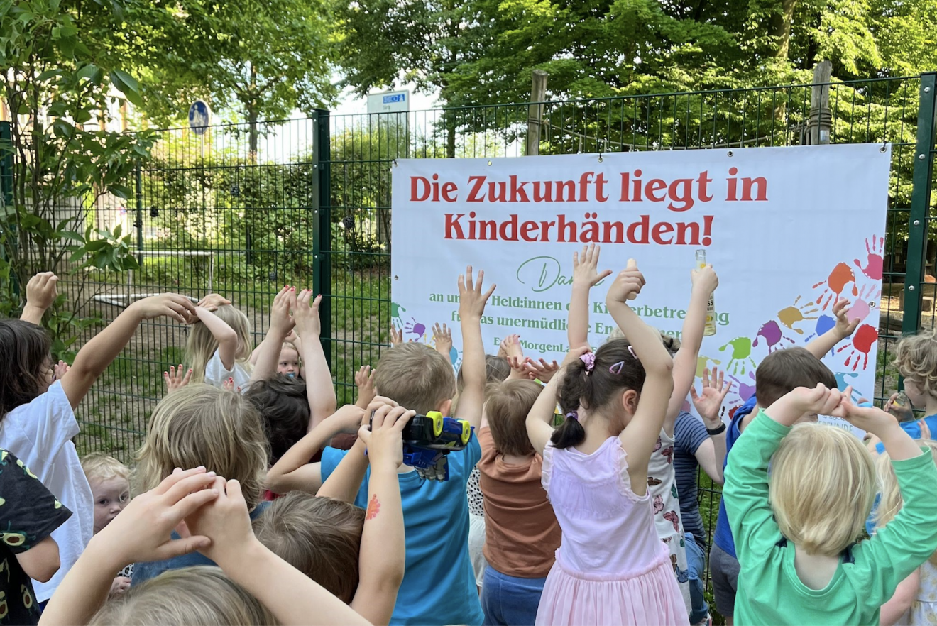 Ein Dankeschön und ein wichtiges Zeichen zum Tag der Kinderbetreuung