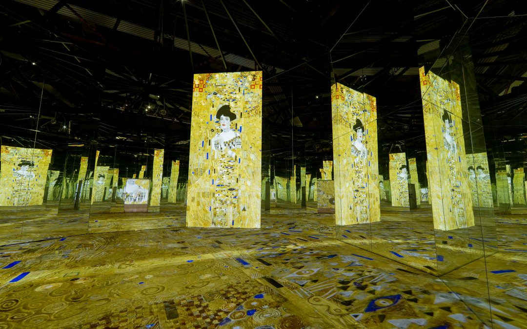 Goldene Nächte bei Phoenix des Lumières: immersive Klimt-Ausstellung kehrt als Abendspecial zurück