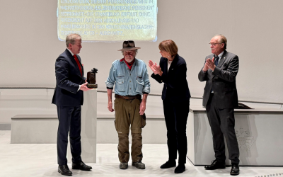 Gunter Demnig erhält Auszeichnung im Historischen Rathaus