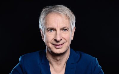 Ingolf Lück bittet zur „Rockin’ Christmas“ Weihnachts- und Musical-Gala