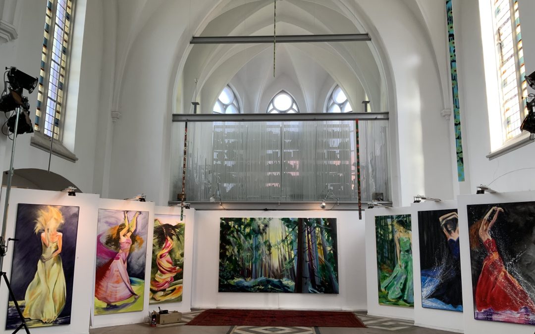 „Ruhe, die bewegt“: Ausstellung in der Kulturkirche Rondorf