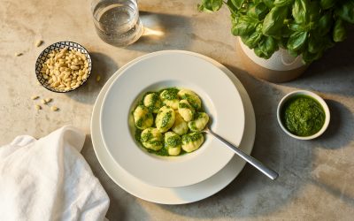 Gnocchi mit Kräuterpesto: italienischer Frühlingsgenuss mit Kartoffeln