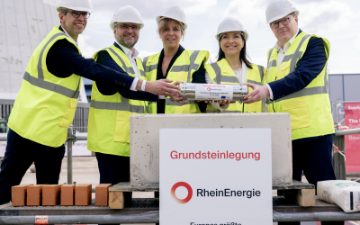 RheinEnergie AG: Grundsteinlegung für Europas größte Flusswasser-Wärmepumpe in Köln-Niehl